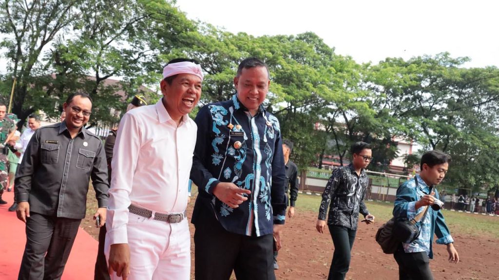 Wali Kota Bekasi Tri Adhianto dan Gubernur Dedi Mulyadi Lakukan Peletakan Batu Pertama Pembangunan Wisata Air dan Kargo Kuliner di Kalimalang