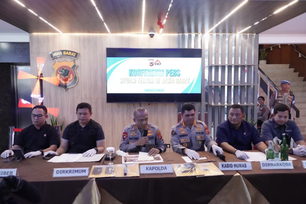 Klarifikasi Isu Polisi Masuk Kampus UNISBA, Polda Jabar Tegaskan Hanya Lakukan Pengamanan di Jalan Umum