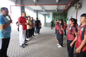 Walikota Bekasi Resmi Melepas 25 Atlet Sepak Bola Putri Ikut Kualifikasi Porprov Jabar 2026