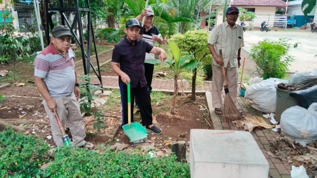 RW 13 Galaksi Gelar World Cleanup Day Indonesia 2025,Sekaligus Pembubaran Panitia HUT RI ke-80